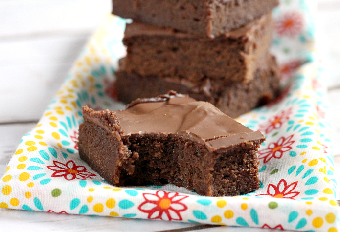 Easy Brownie Recipe with only 5 ingredients and then topped with Hershey bars for the easiest frosting ever! This chocolate dessert is a classic favorite and this is by far the easiest brownie recipe I