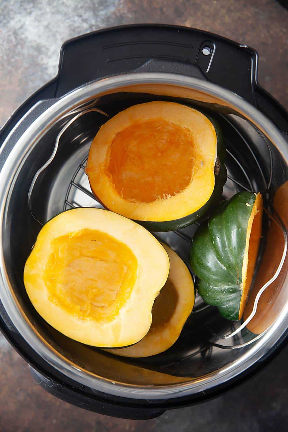 Cooking acorn squash in an Instant Pot is so fast!