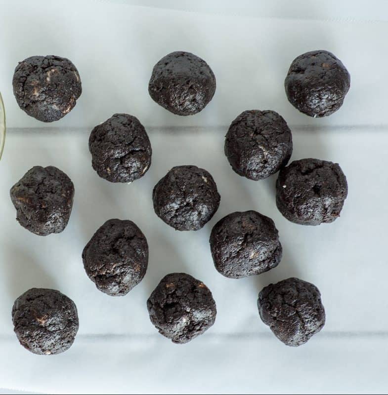Oreo Cookie Balls- 3 Ingredient Easy!
