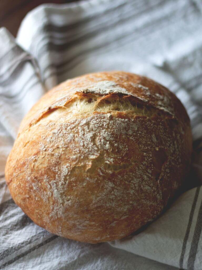 Easy no kneed homemade bread recipe