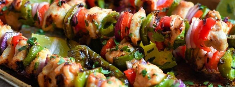 FAJITA CHICKEN KABOBS - Butter with a Side of Bread