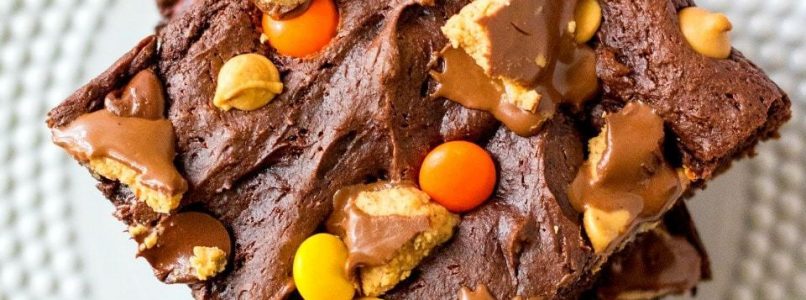 REESE'S CHOCOLATE DUMP CAKE - Butter with a Side of Bread