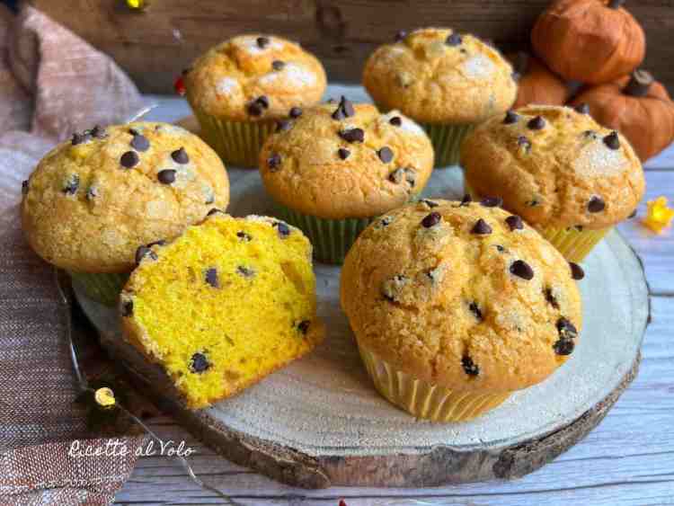 pumpkin-muffins-with-chocolate-chips