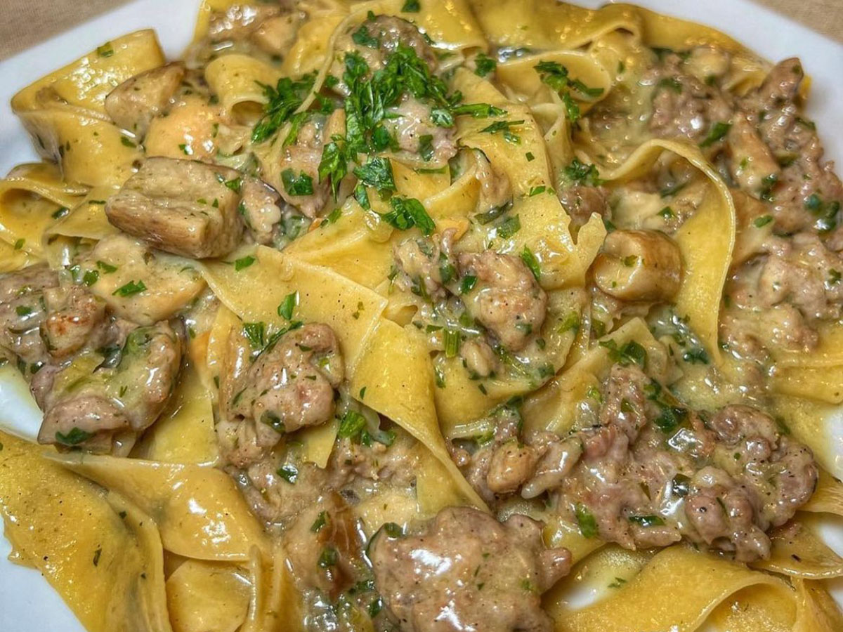 papparedelle, sausage and mushrooms