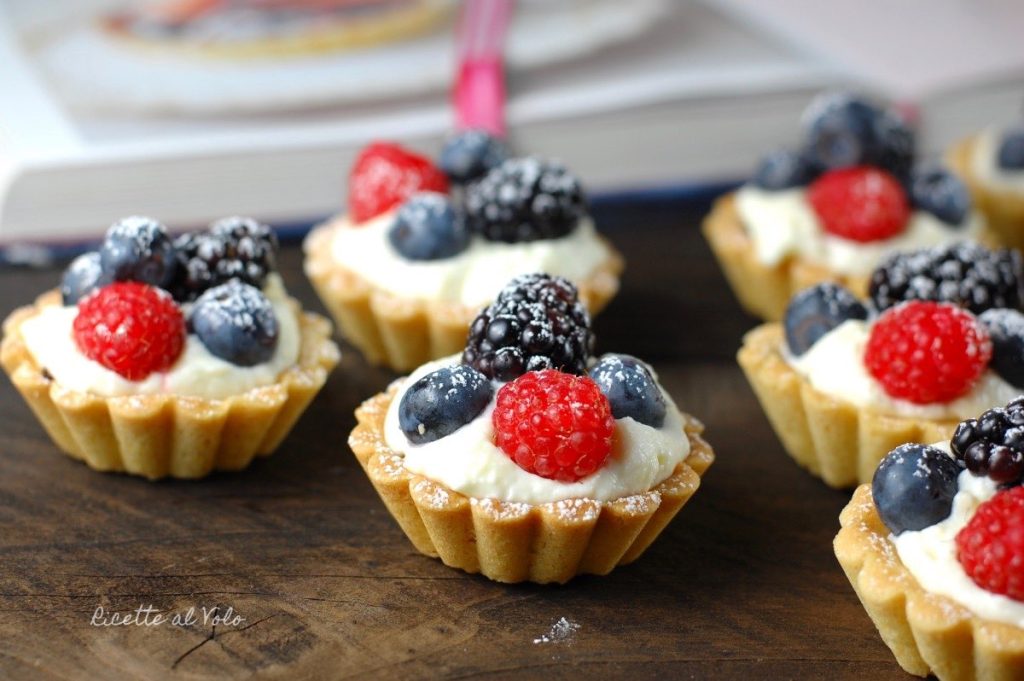 fruit-tartlets-with-chantilly-cream