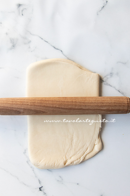 how to make curly puff pastry dough - Recipe by Tavolartegusto