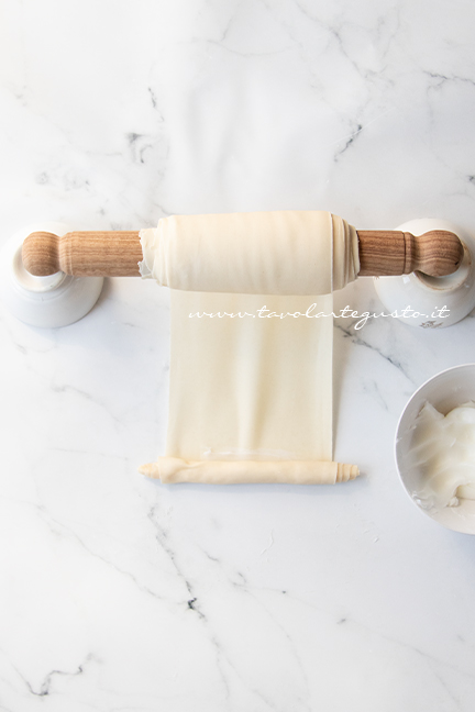 how to flake the curly puff pastry dough - Recipe by Tavolartegusto