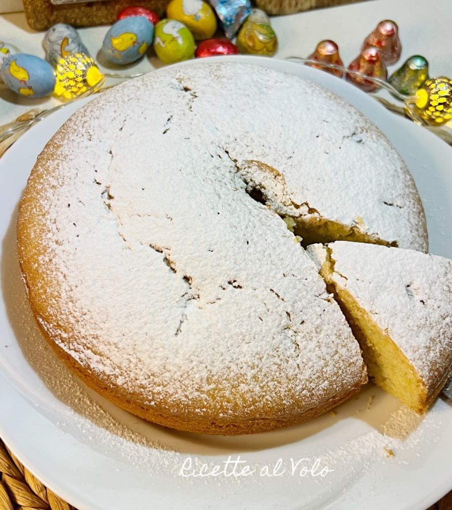 Soft-cake-with-chocolate-eggs