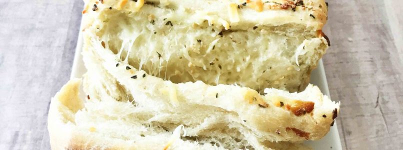 Cheesy Garlic & Herb Pull-Apart Bread (Bread Machine) — The Skinny Fork