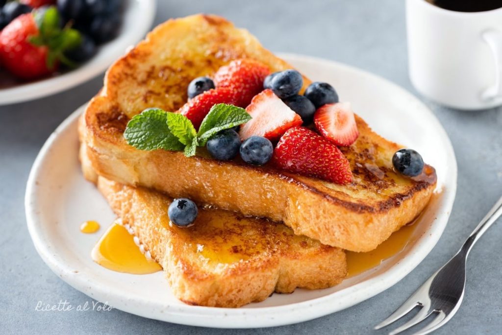 FRENCH-TOAST-BERRY-FRUITS