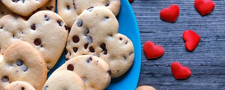 Heart cookies with chocolate chips