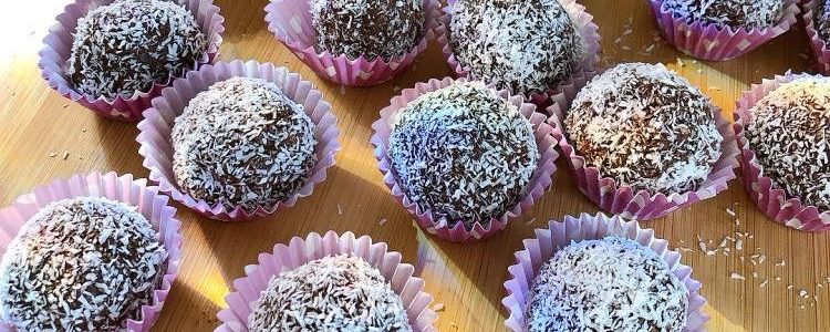 Nutella and coconut truffles without cooking