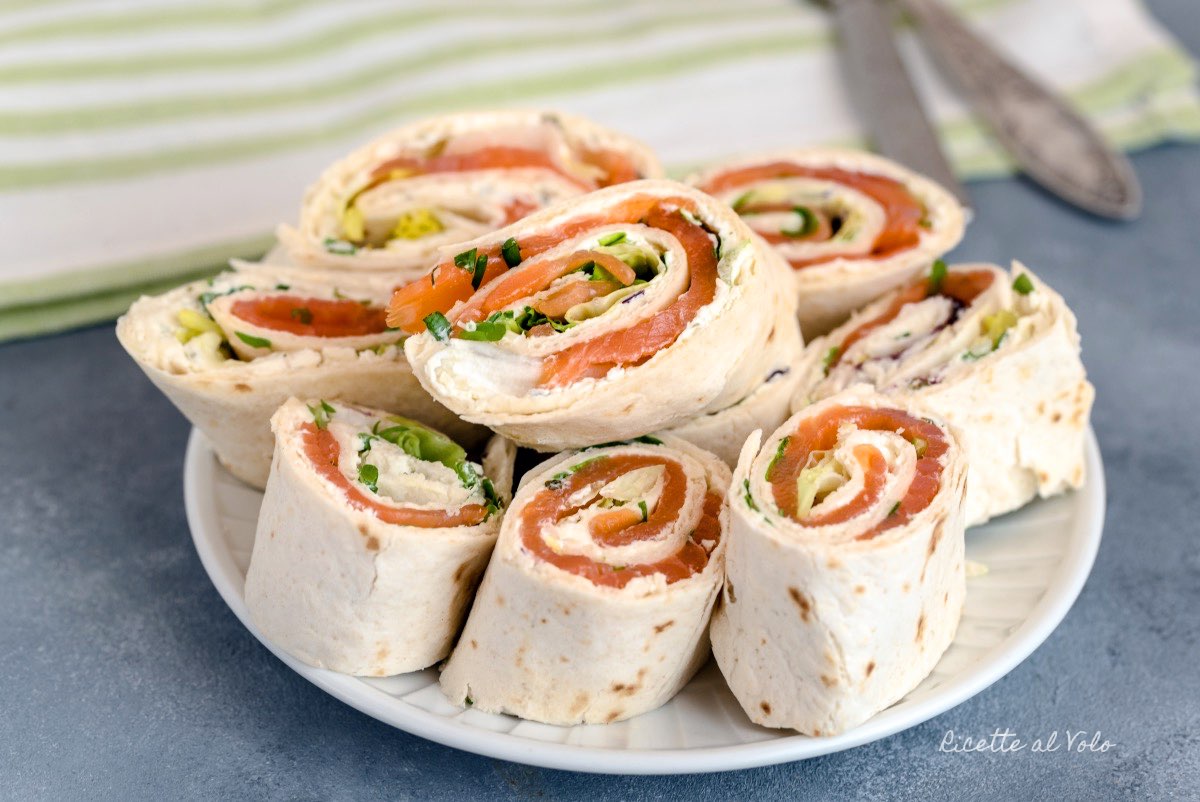 piadina-rolls-with-salmon