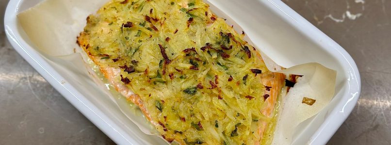 Salmon in a potato crust, the easy recipe