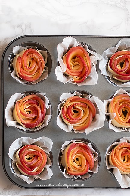 ready-to-bake apple roses