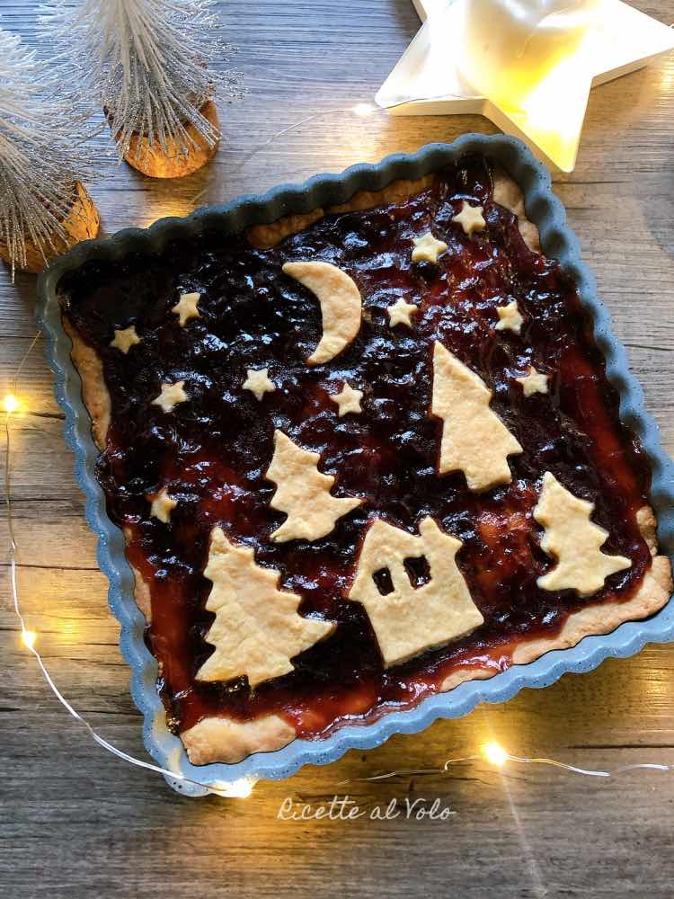 Christmas tart with jam