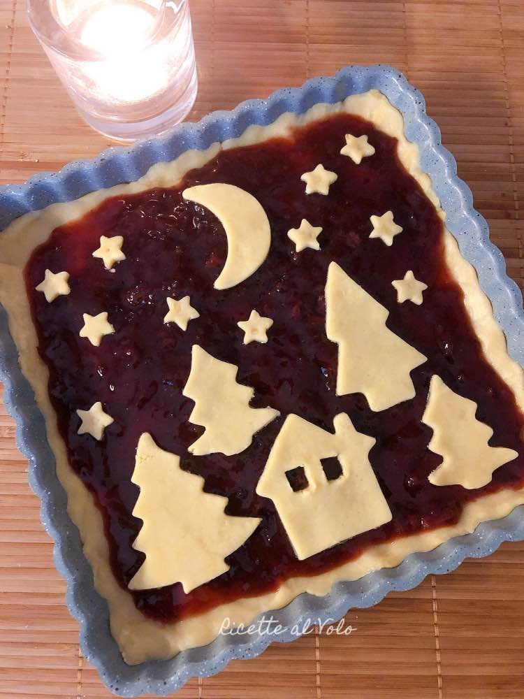 Christmas tart with jam
