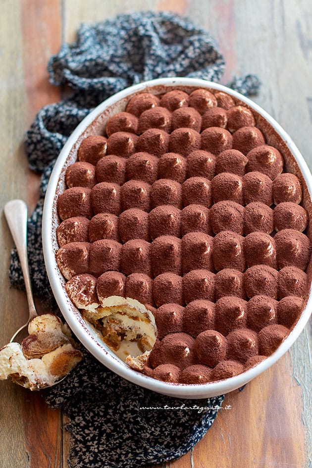 tiramisu "width =" 630 "height =" 945 "srcset =" https://www.gordon-ramsay-recipes.com/wp-content/uploads/_762_Original-recipe-with-step-by-step-photos-of-the-classic-Tiramisu-Gordon-Ramsays-version.jpg 630w, https: //www.tavolartegusto .it / wp / wp-content / uploads / 2021/12 / tiramisu - 200x300.jpg 200w "sizes =" (max-width: 630px) 100vw, 630px "/></noscript></p>
<h5 style=