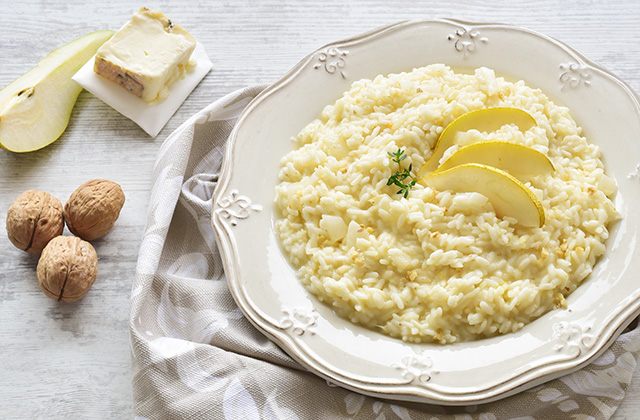 Risotto with taleggio cheese and pears "style =" width: 640px;
