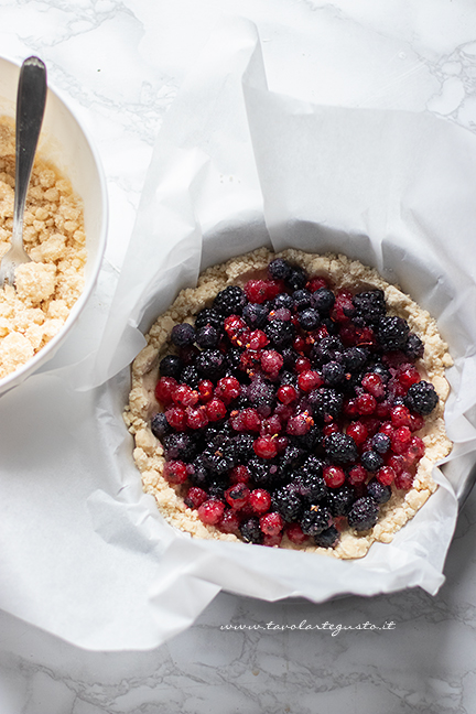 how to make the crumbled berries